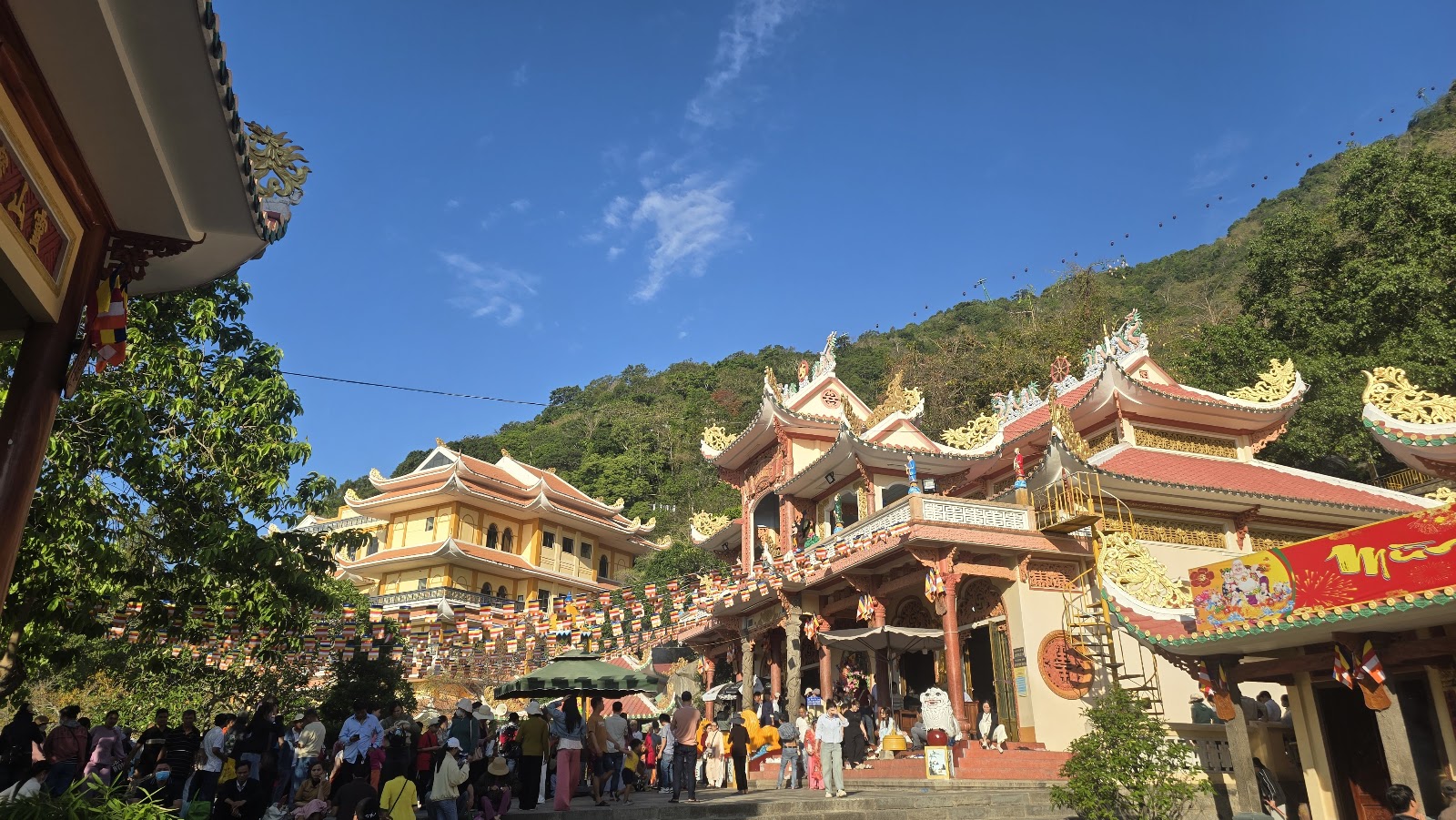 Chùa Linh Sơn Tiên Thạch Tự