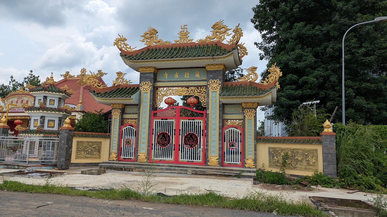 Chùa Long Ẩn