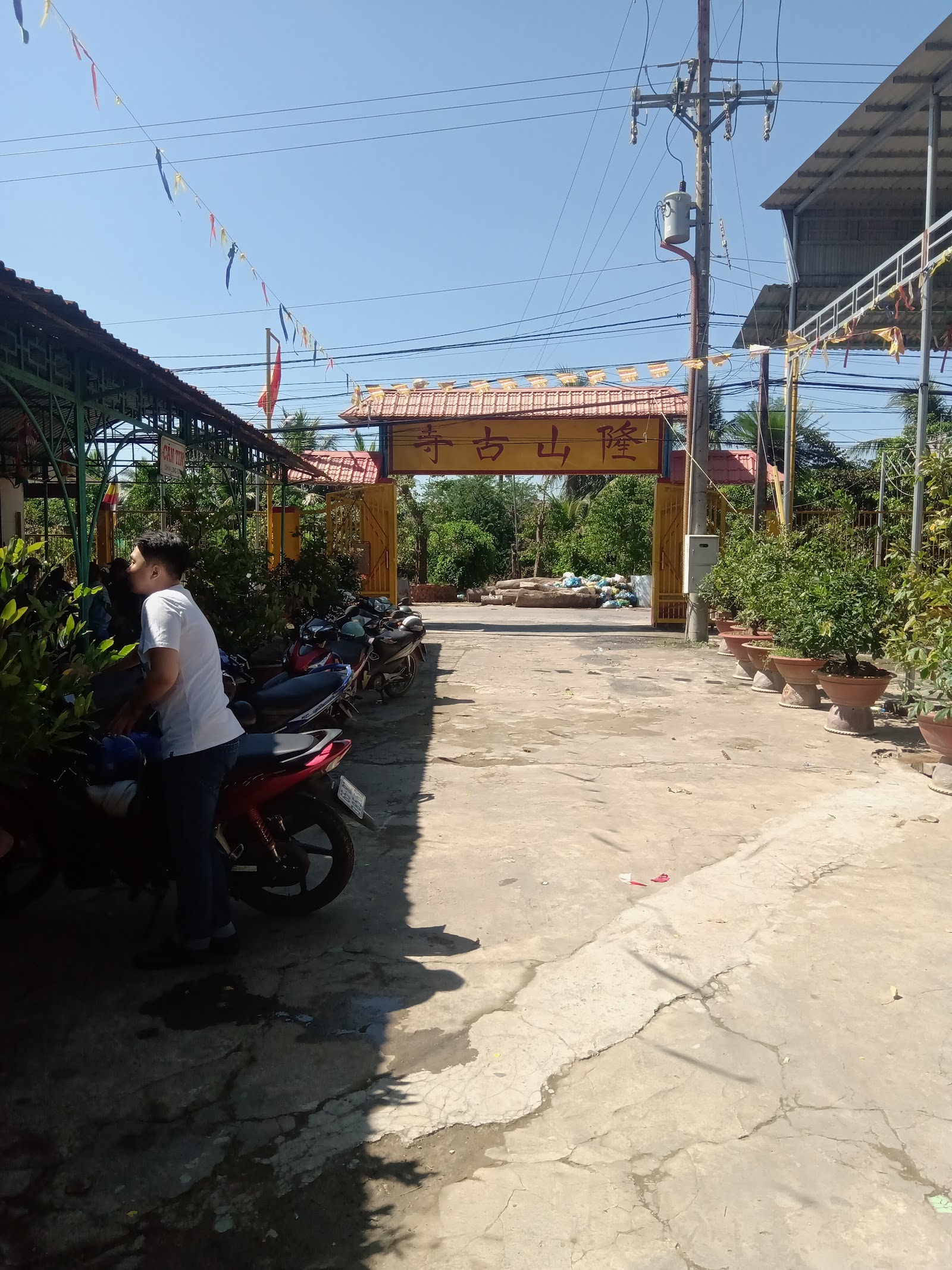 CHÙA LONG SƠN (Long Sơn Cổ Tự)
