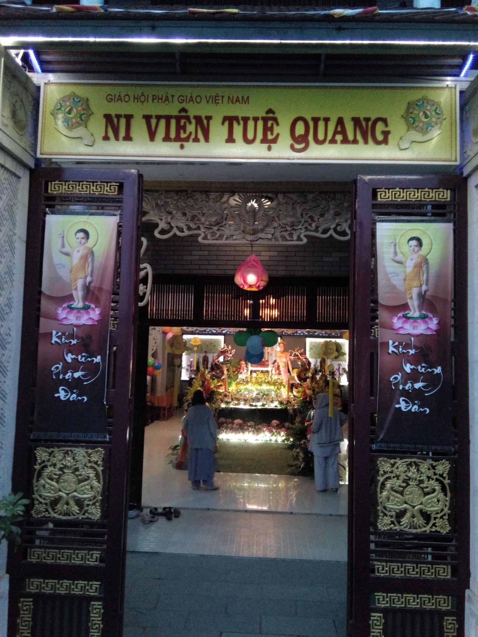 Ni Viện Tuệ Quang