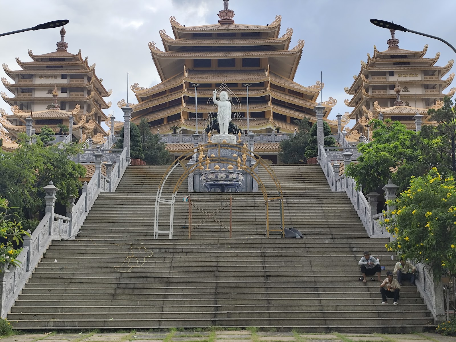 Pháp viện Minh Đăng Quang