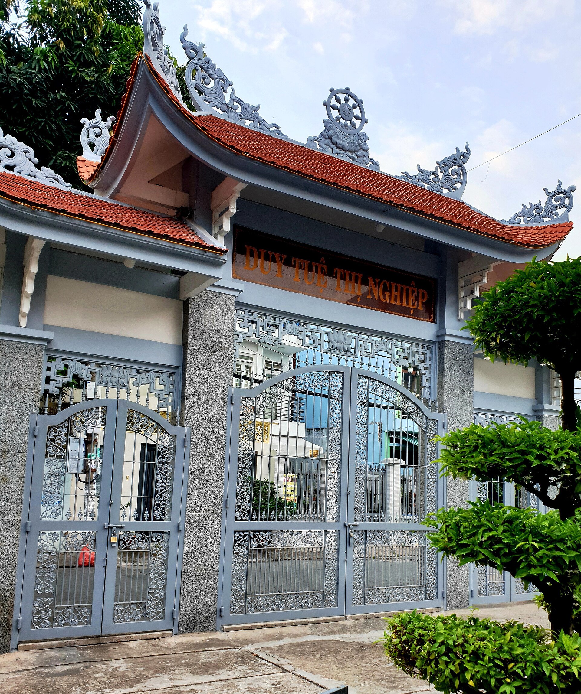 Chùa Phước Thạnh, Tân Phú, tháng 01 năm 2022 (cổng chùa nhìn từ trong) (6)