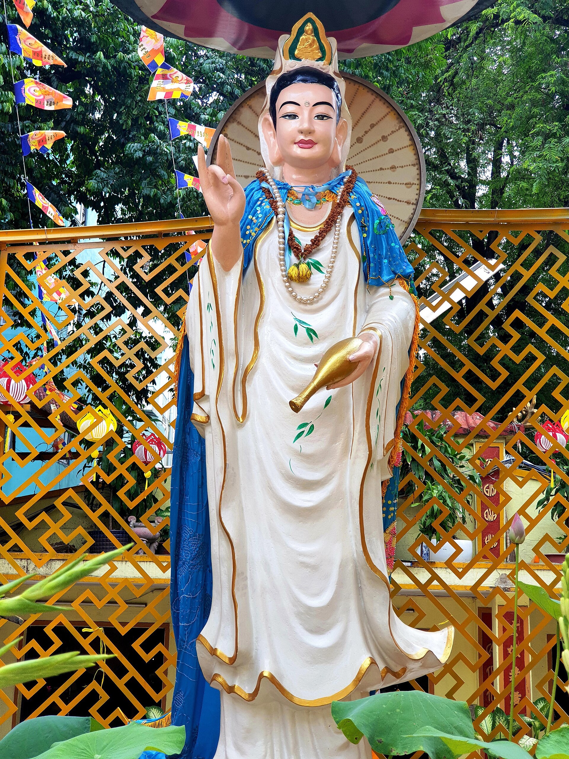 Huyền Trang tự Gò Vấp (tượng mẹ Quan Âm) (6)