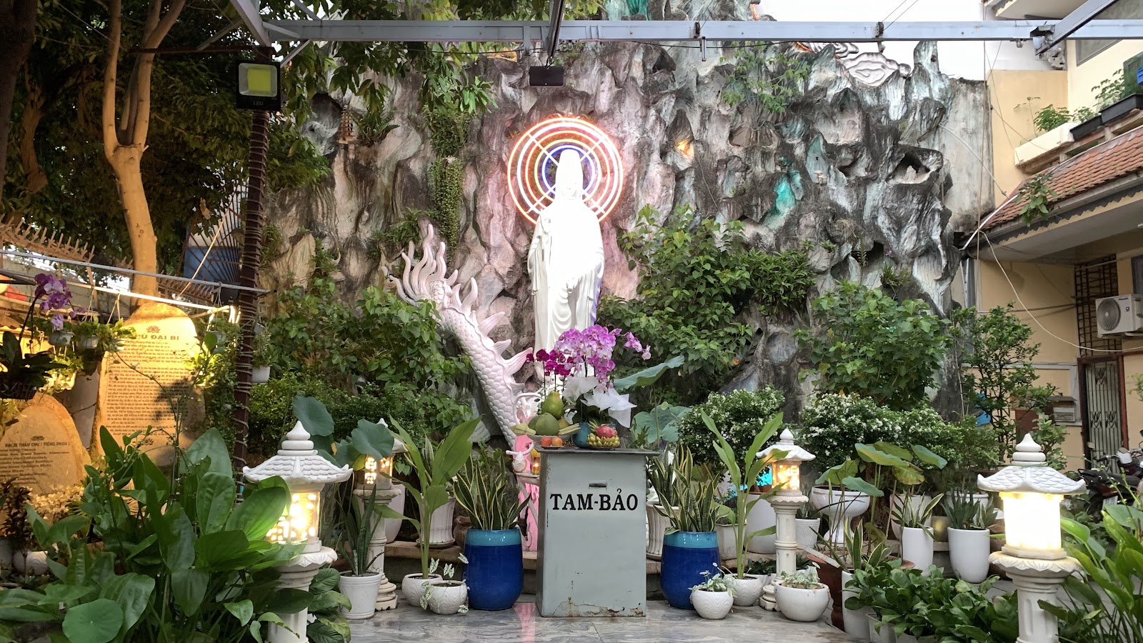 Quan Âm Tu Viện TPHCM