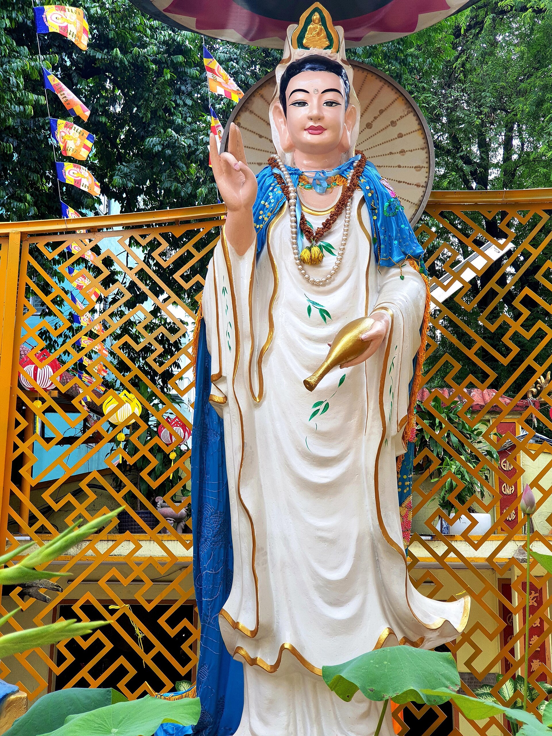 Huyền Trang tự Gò Vấp (tượng mẹ Quan Âm) (1)
