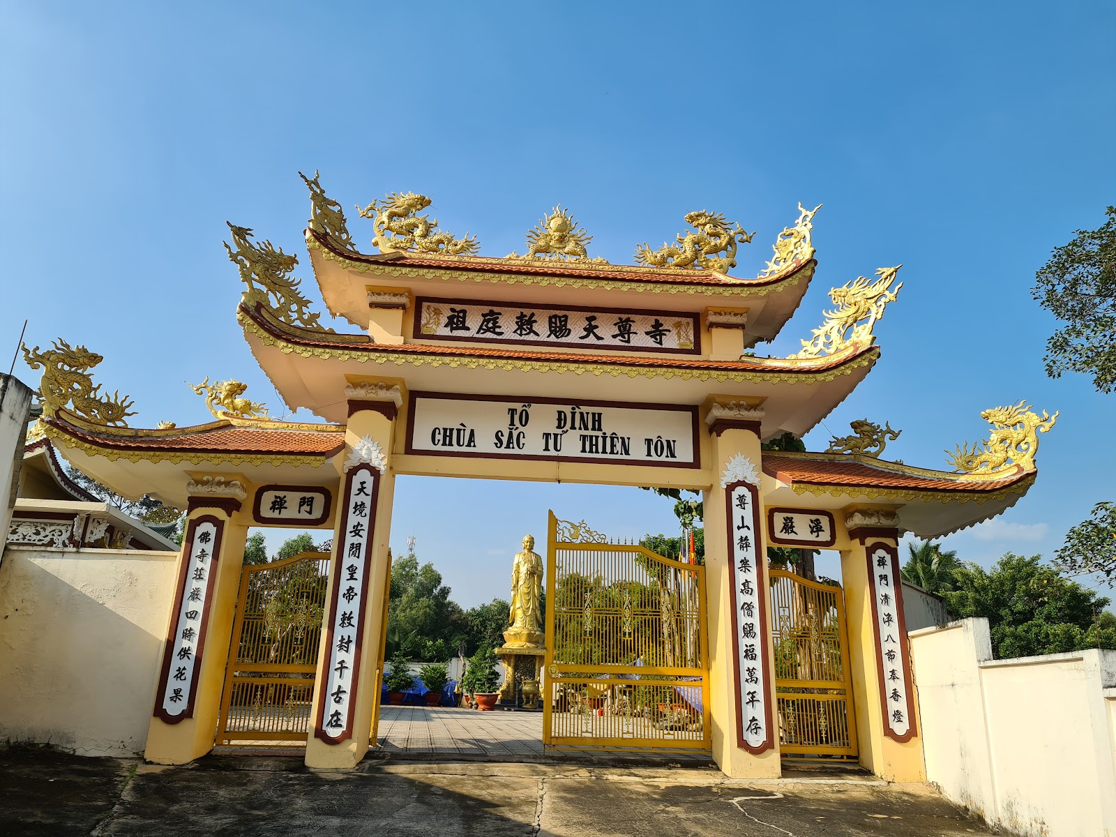 Sắc Tứ Thiên Tôn tự