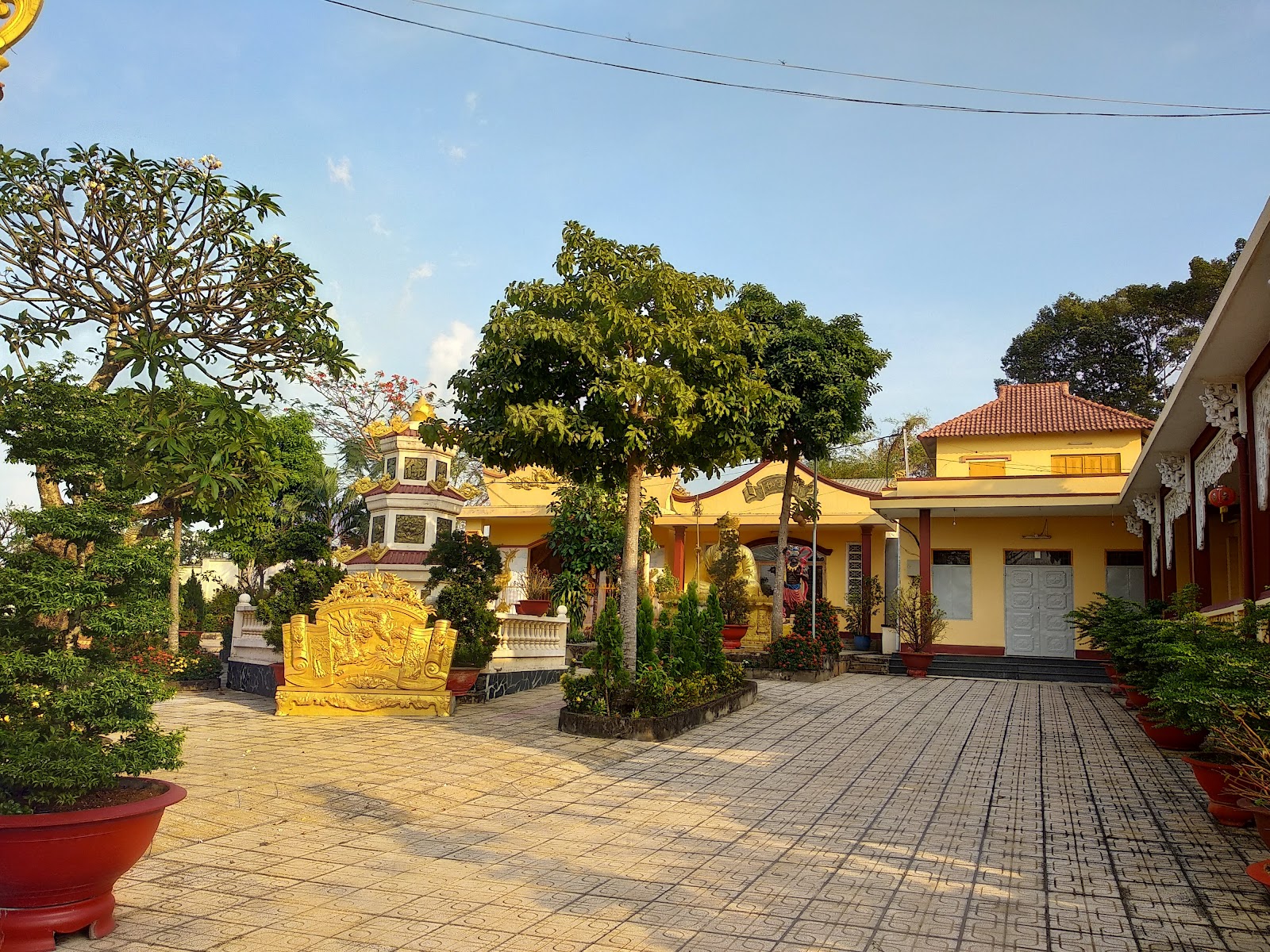 Sắc Tứ Thiên Tôn tự