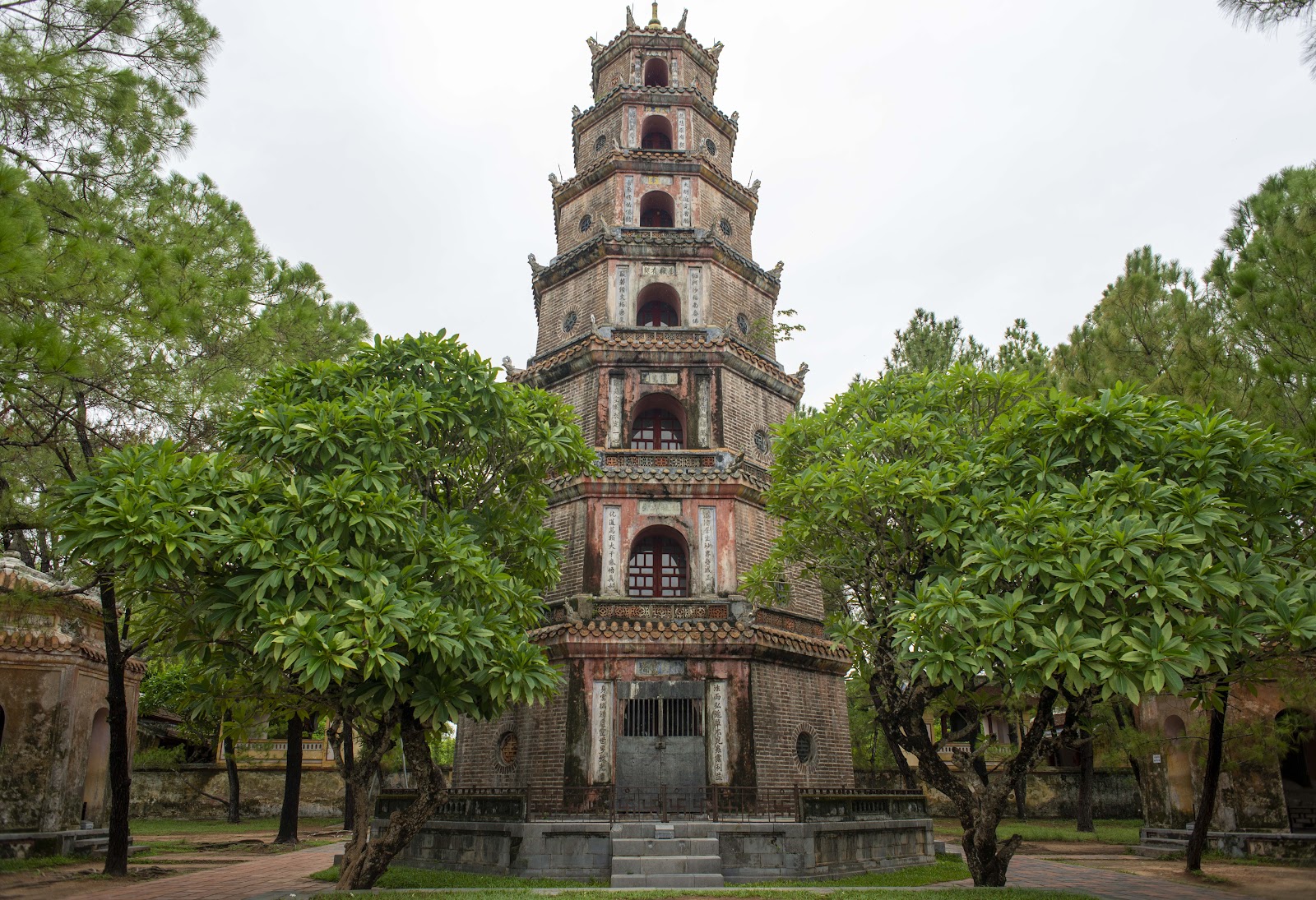 Tháp Phước Duyên