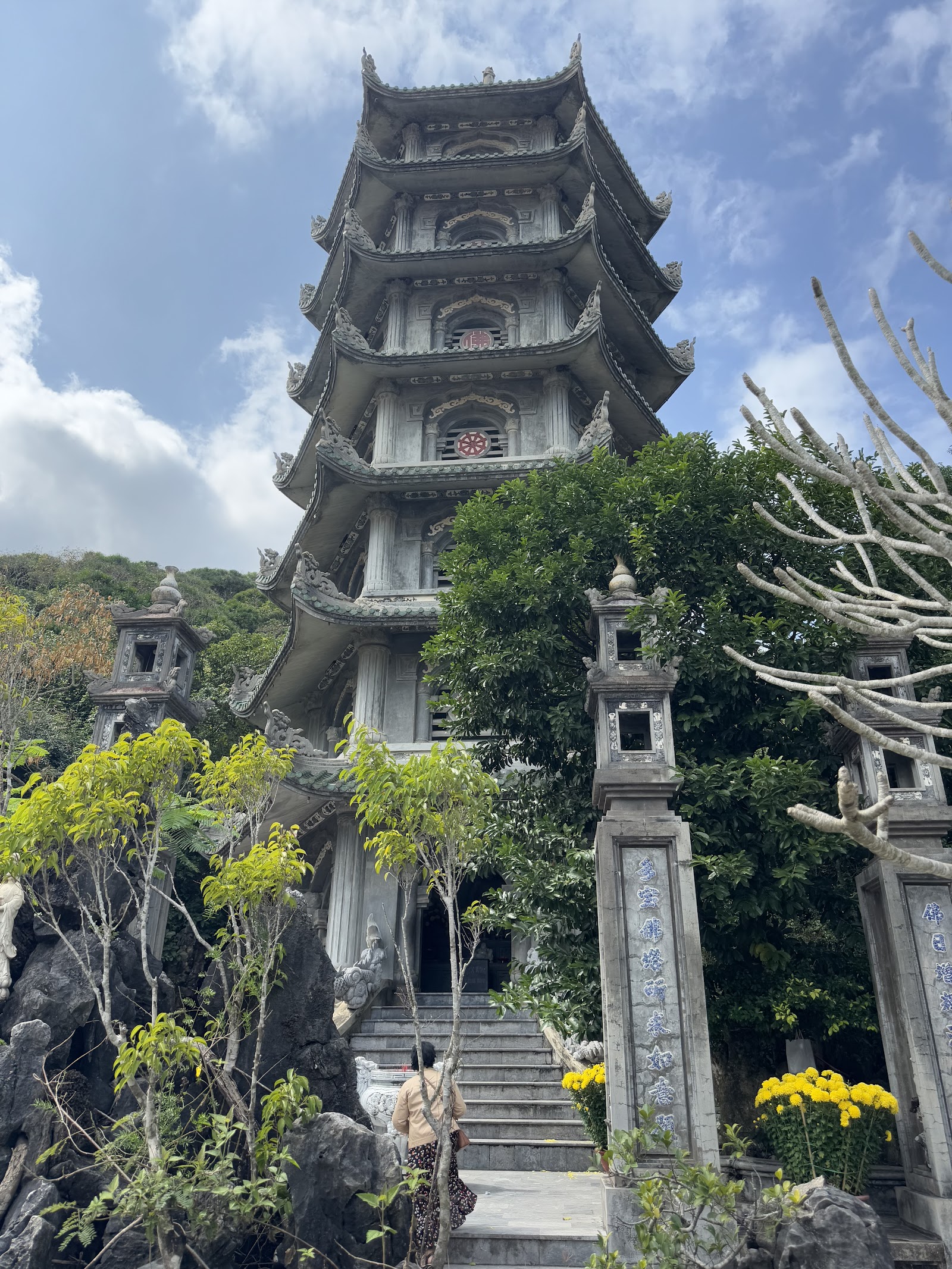 Tháp Xá Lợi