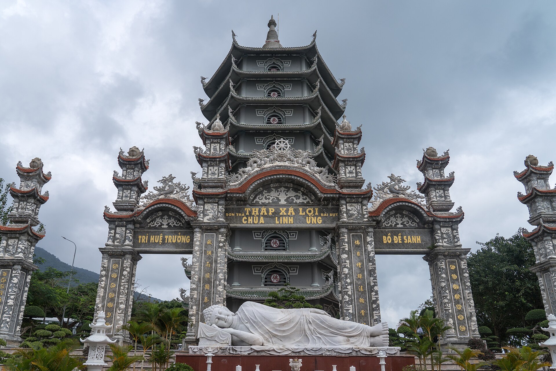 2024-12-07 Tháp Xá Lợi, Linh Ung Pagoda 2