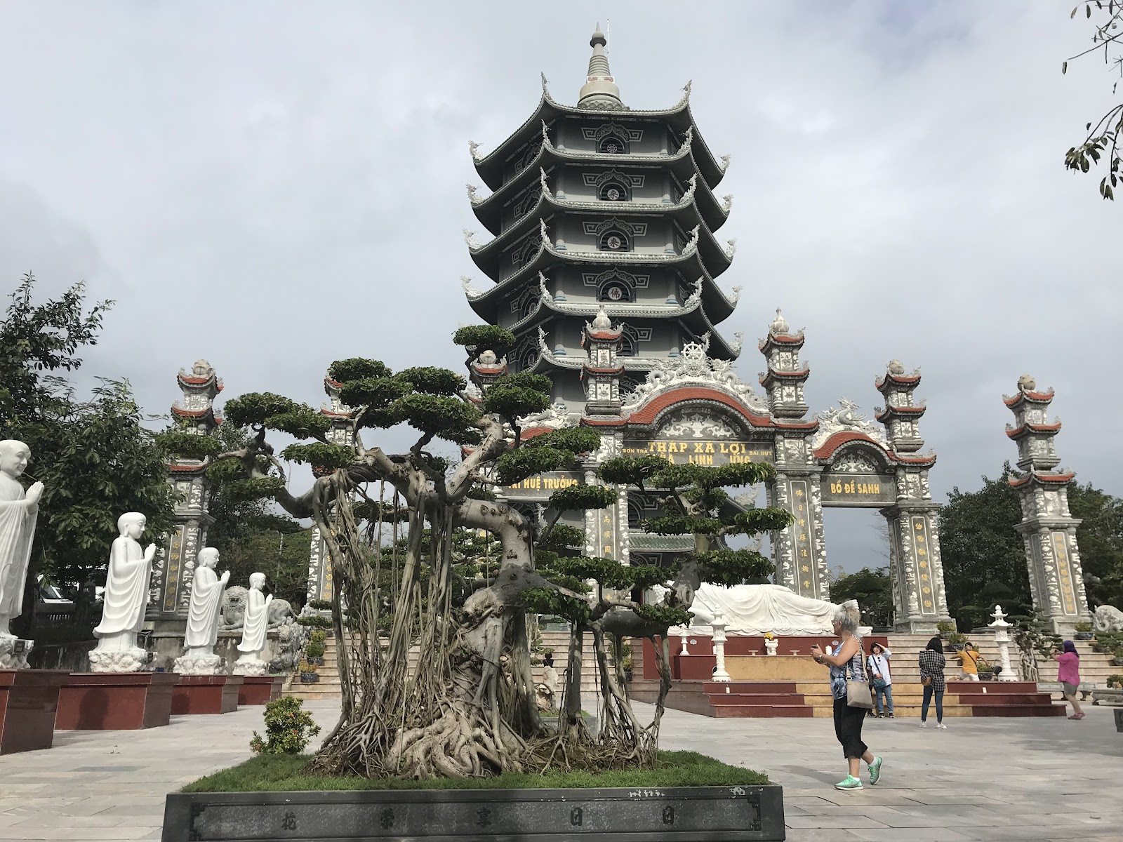 Tháp Xá Lợi