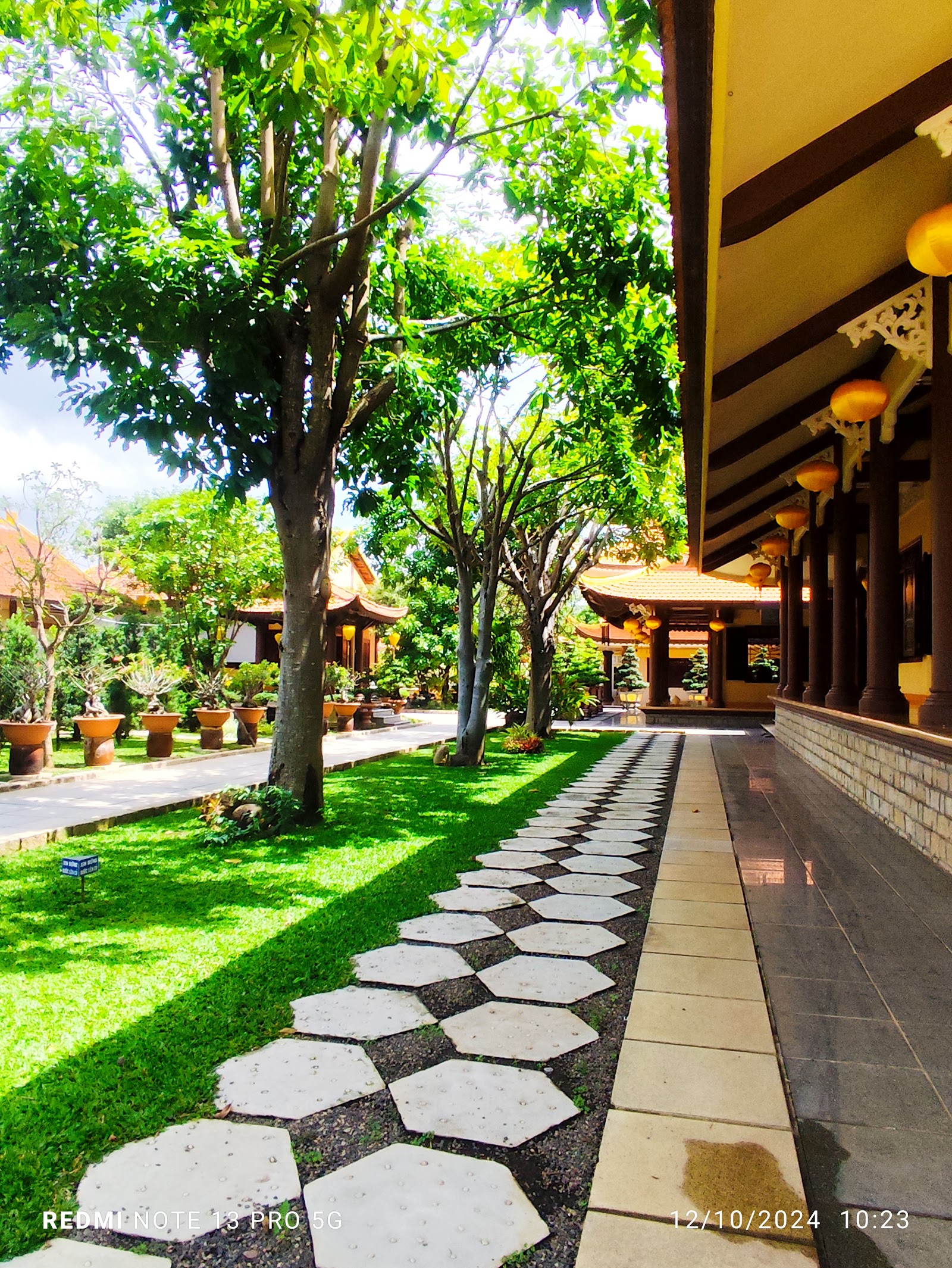 Thiền Viện Linh Chiếu