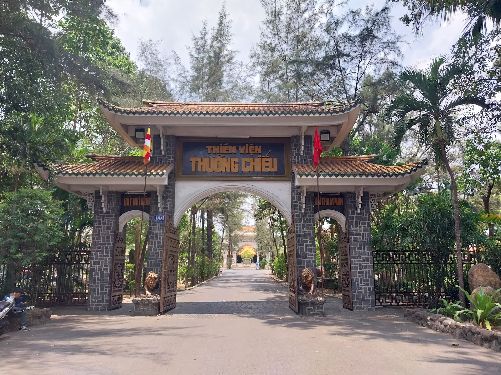 Thiền viện Thường Chiếu