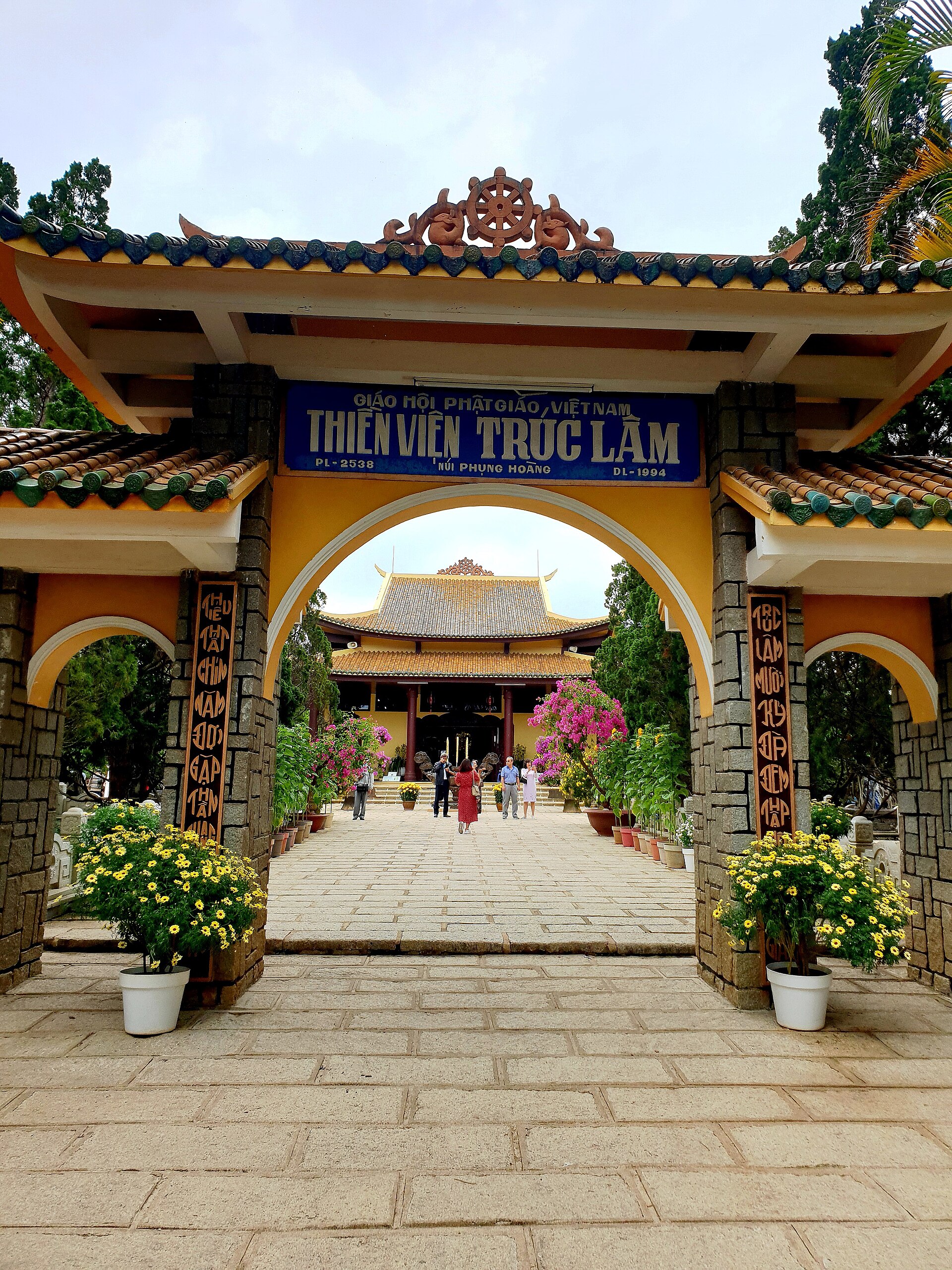 Thiền viện Trúc Lâm (cổng chùa) (2)