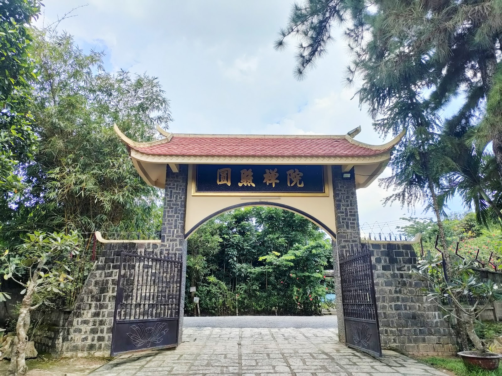 Thiền viện Viên Chiếu