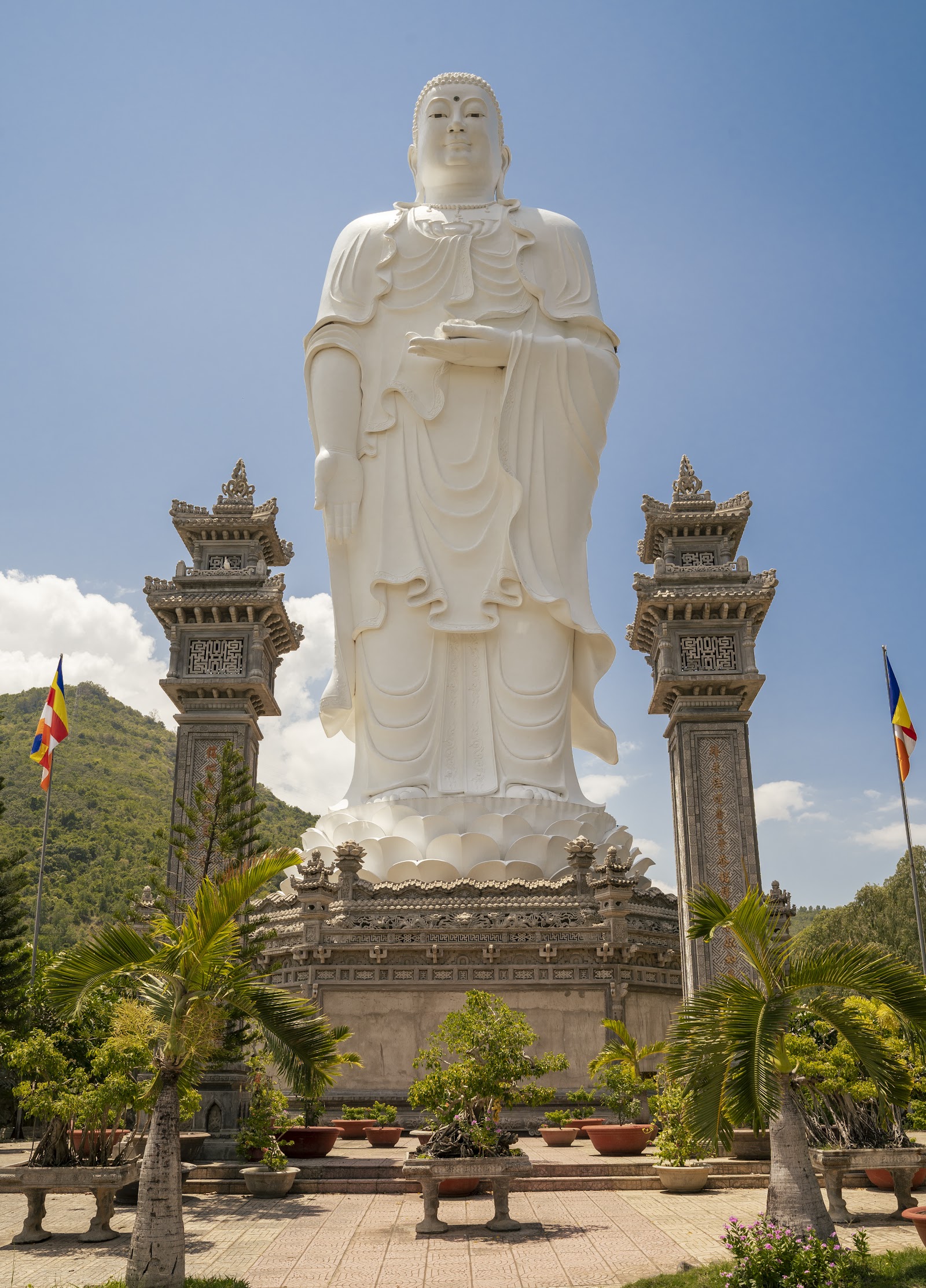 Chùa Tòng Lâm Lô Sơn (Chùa Đá Lố)