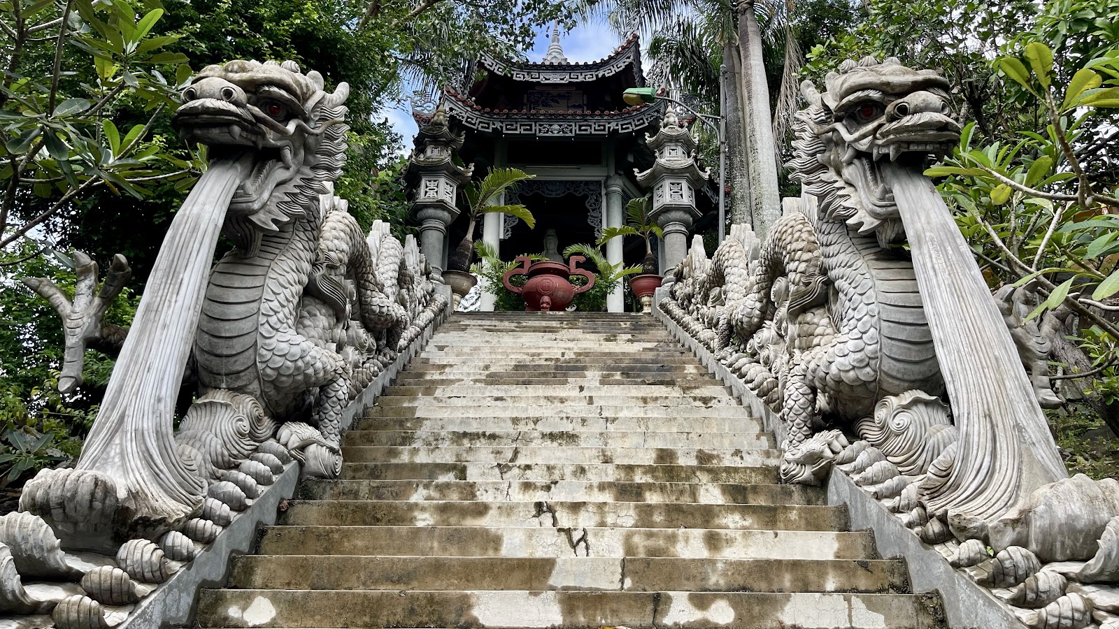 Chùa Tòng Lâm Lô Sơn (Chùa Đá Lố)