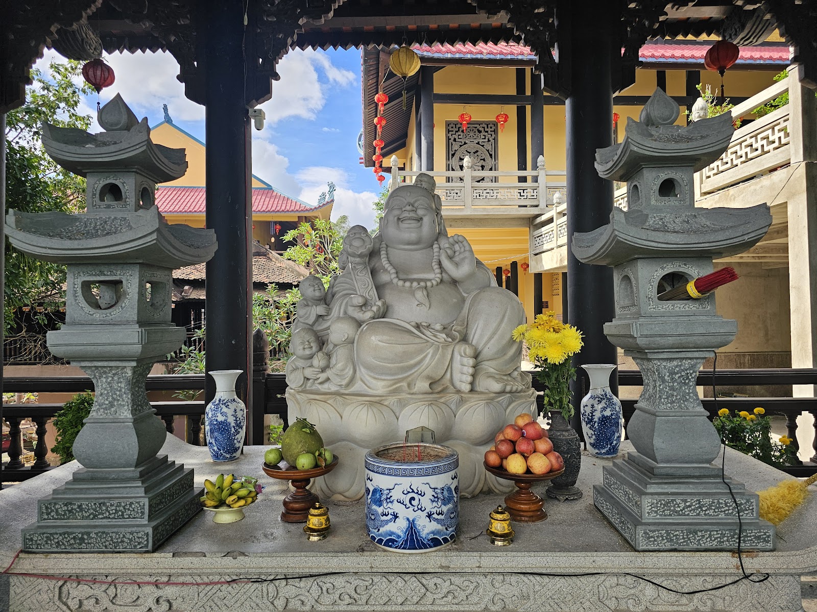 Chùa Tòng Lâm Lô Sơn (Chùa Đá Lố)