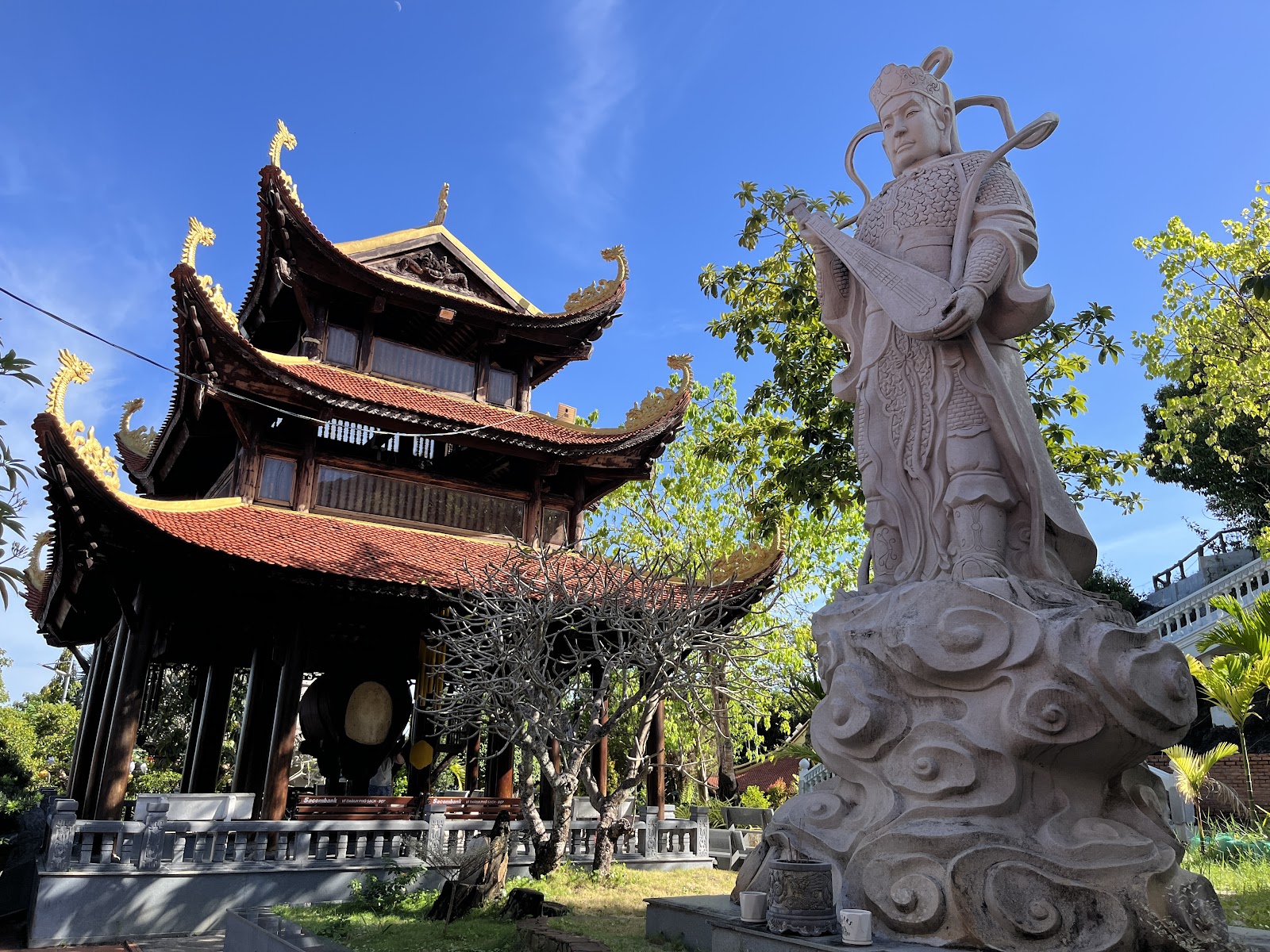 Chùa Tòng Lâm Lô Sơn (Chùa Đá Lố)