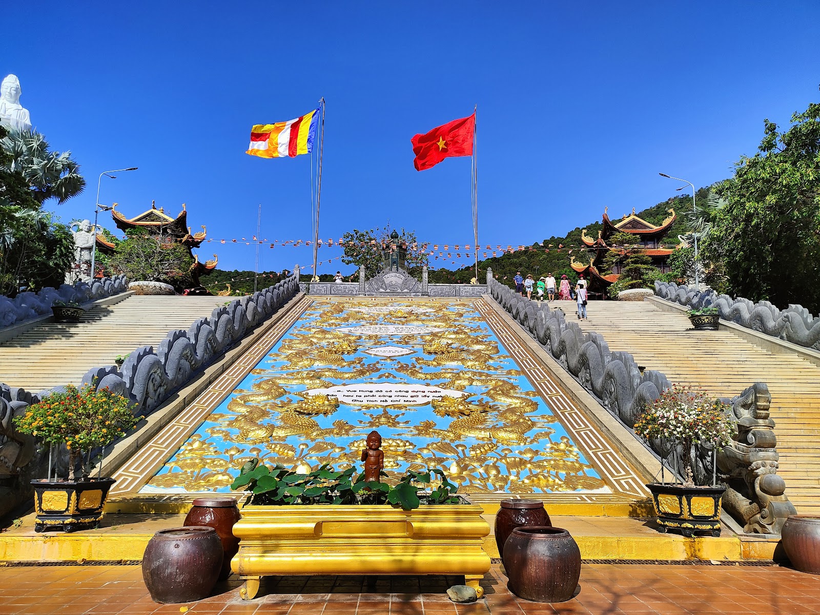 Chùa Hộ Quốc - Thiền Viện Trúc Lâm