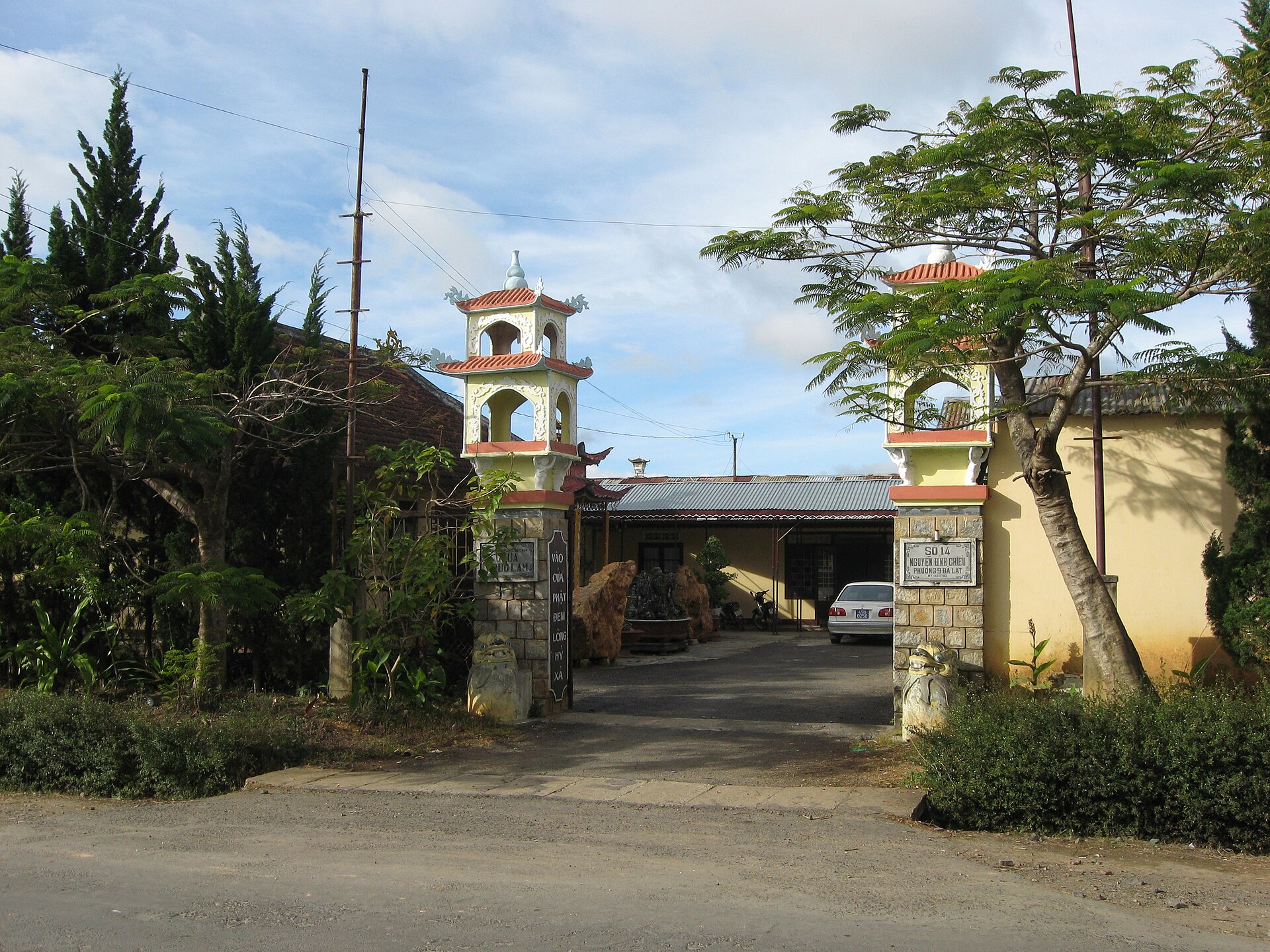 Truc Lam Pagoda, Da Lat 00