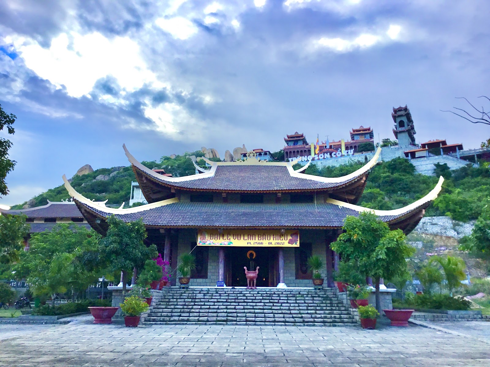 Trùng Sơn Cổ Tự