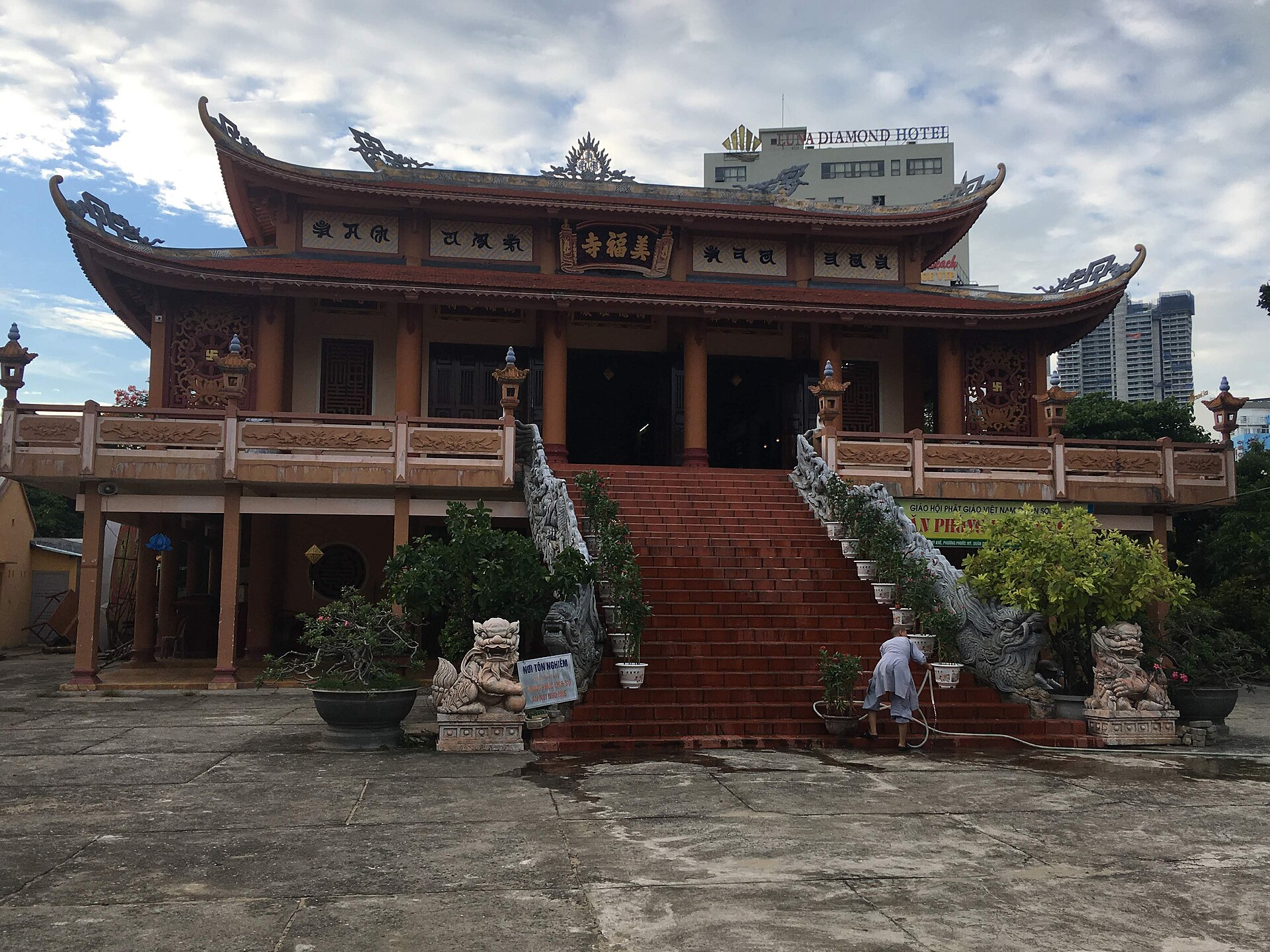 My Khe Pagoda 4