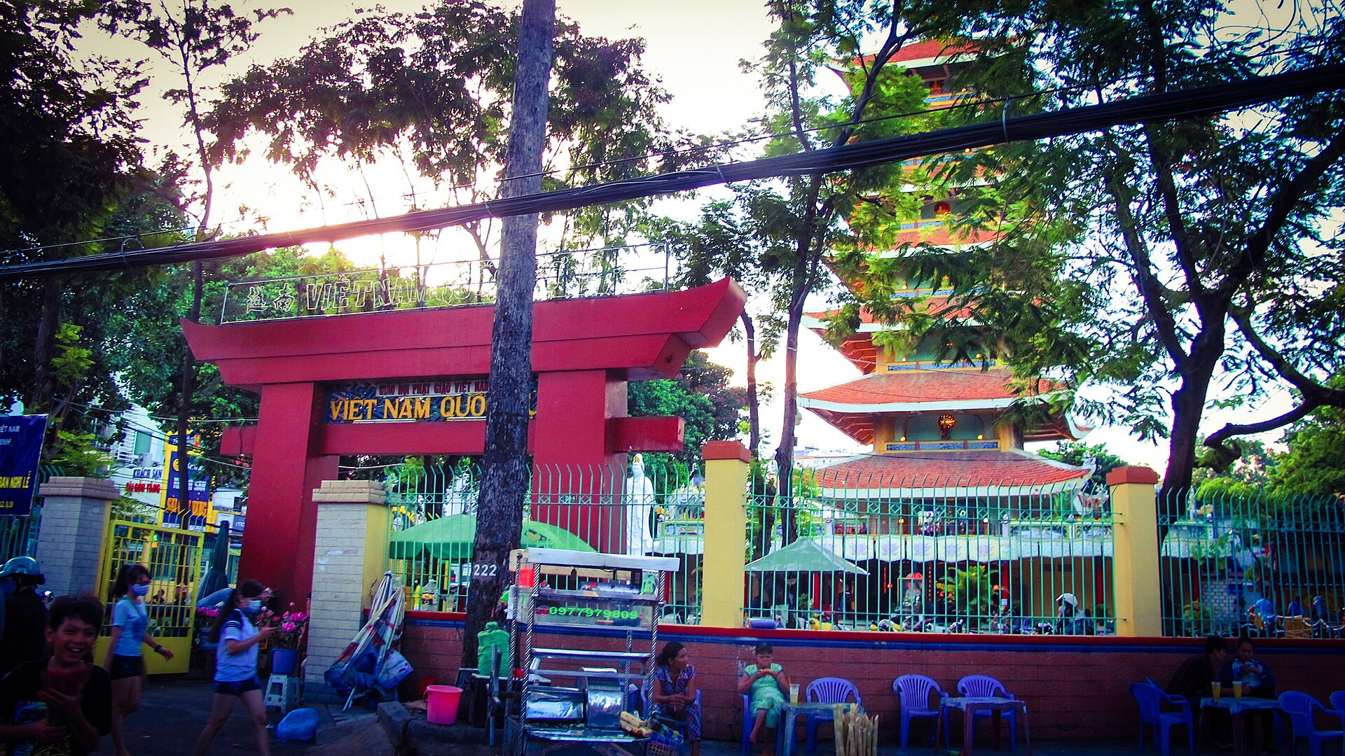 Viet nam Quoc tu- Ba Thang Hai-phường 10, Quận 10, TPHCM, Việt Nam - panoramio